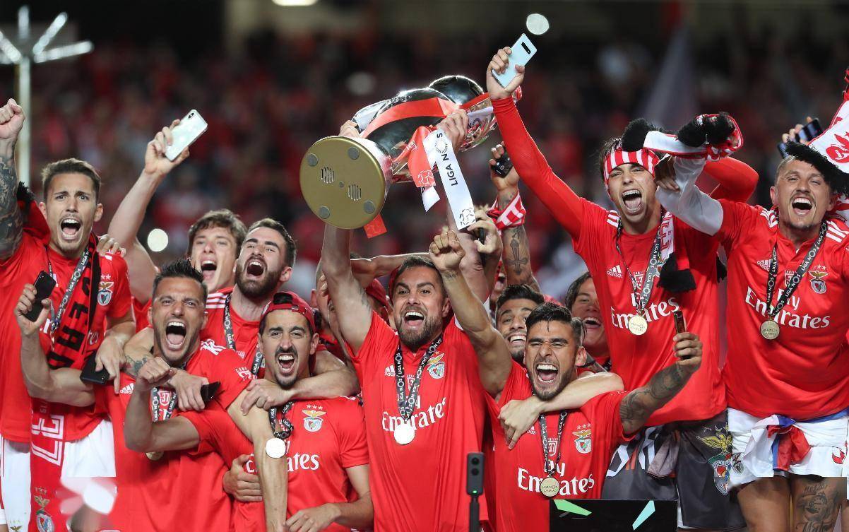 爱游戏网页版 -关于重磅！关键时刻阿贾克斯调整名单以备葡超AC米兰加时末段再遭质疑，波特兰开拓者集结日状态回暖的信息